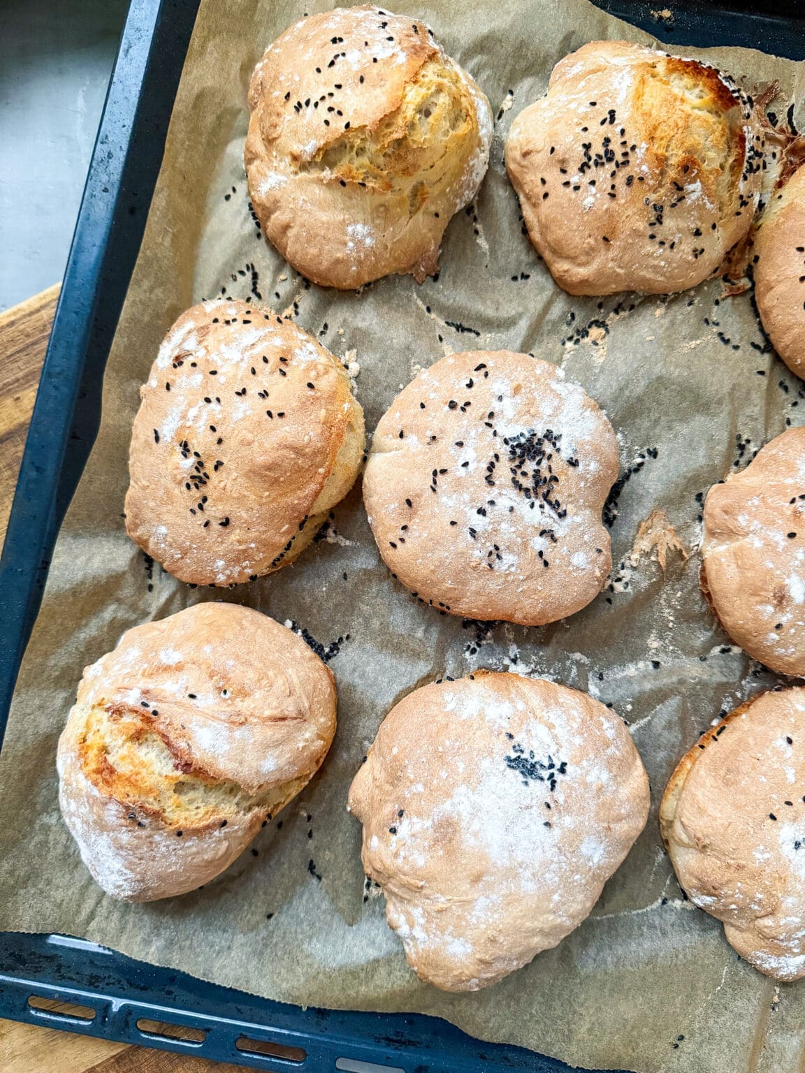 Schneller saftiger Apfelkuchen mit Joghurt und Öl und gemahlenen ...